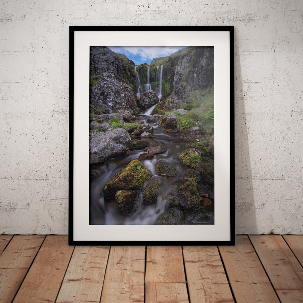 Three Sisters Hen Hole Valley