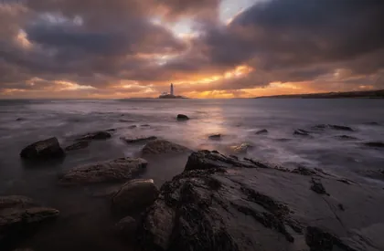 St Mary's Lighthouse Sunburst, a photograph from the North East